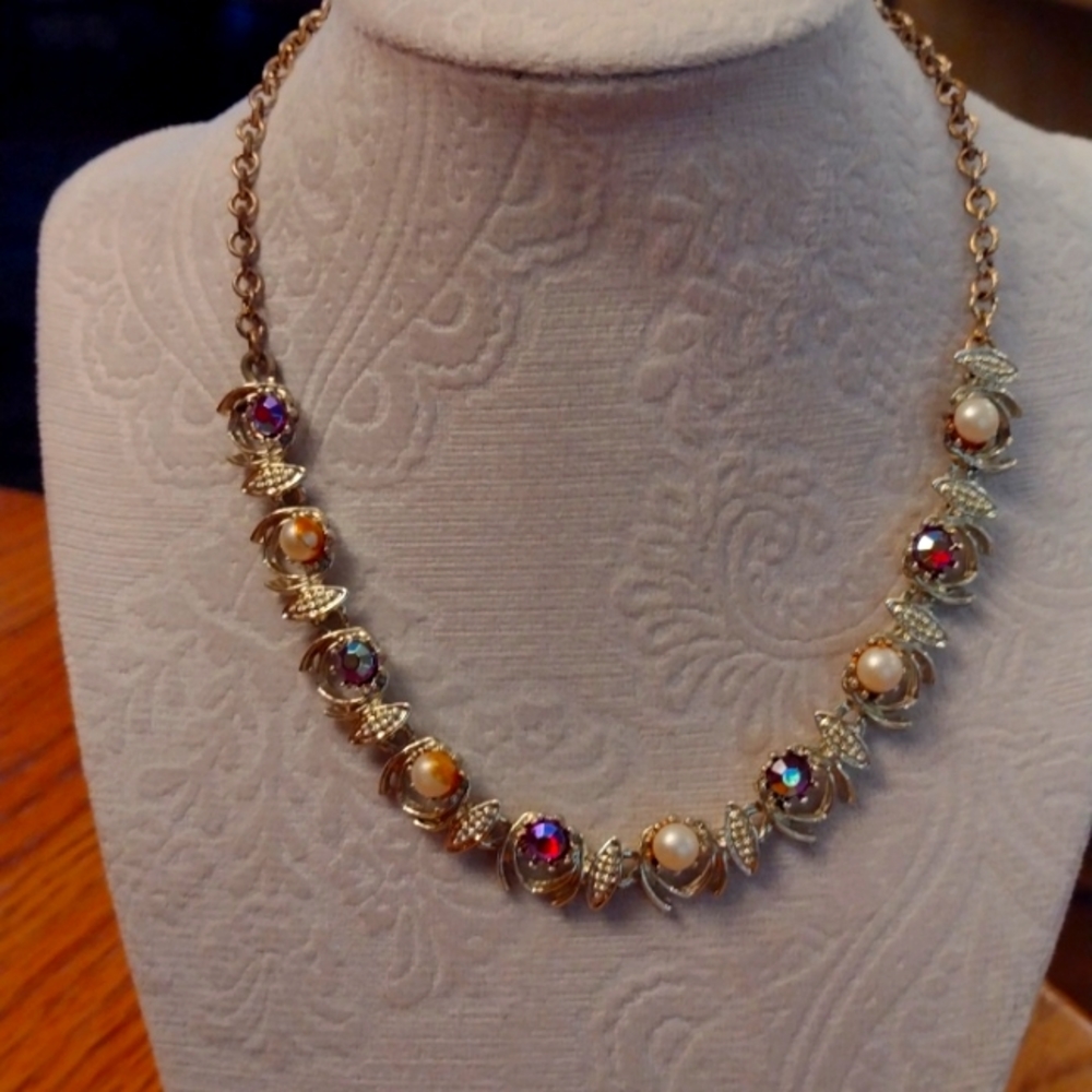 VINTAGE NECKLACE